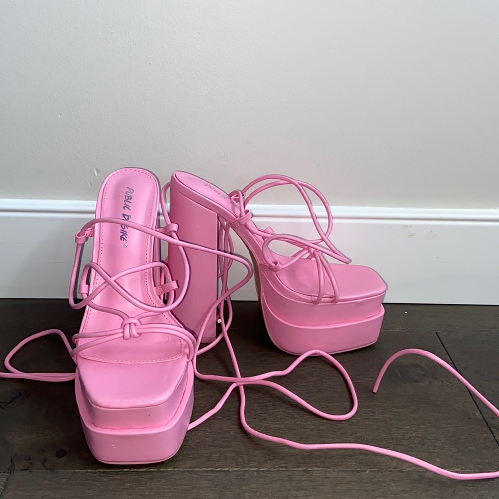 BRAND NEW PLATFORM HEELS Public Desire